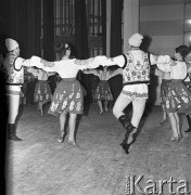 1968, Warszawa, Polska.
Dni Kultury Mołdawskiej Socjalistycznej Republiki Radzieckiej, występ zespołu tanecznego.
Fot. Romuald Broniarek/KARTA