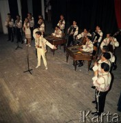 1968, Warszawa, Polska.
Dni Kultury Mołdawskiej Socjalistycznej Republiki Radzieckiej, występ zespołu muzycznego.
Fot. Romuald Broniarek/KARTA