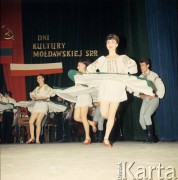 1968, Warszawa, Polska.
Dni Kultury Mołdawskiej Socjalistycznej Republiki Radzieckiej, występ tancerzy.
Fot. Romuald Broniarek/KARTA