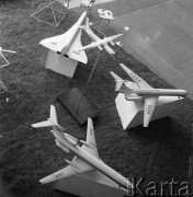 Lipiec 1968, Poznań, Polska.
Międzynarodowe Targi Poznańskie, makiety radzieckich samolotów.
Fot. Romuald Broniarek/KARTA
