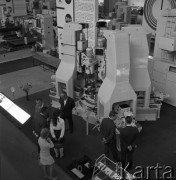 Lipiec 1968, Poznań, Polska.
Międzynarodowe Targi Poznańskie, hala wystawiennicza.
Fot. Romuald Broniarek/KARTA