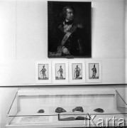 1968, Warszawa, Polska.
Muzeum Wojska Polskiego, ekspozycja dotycząca Legionów Polskich we Włoszech i okresu napoleońskiego, widoczny m.in. portret gen. Jana Henryka Dąbrowskiego.
Fot. Romuald Broniarek/KARTA