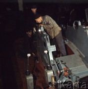 Listopad 1968, Stalowa Wola, Polska.
Produkcja koparek w Hucie Stalowa Wola.
Fot. Romuald Broniarek/KARTA
