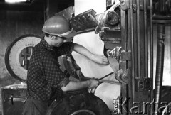 Listopad 1968, Oświęcim, Polska.
Hala produkcyjna Zakładów Chemicznych 
