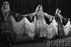 Grudzień 1968, Warszawa, Polska.
Występ ludowego zespołu arabskiego w Sali Kongresowej.
Fot. Romuald Broniarek/KARTA