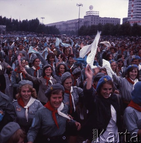 22.07.1969, Warszawa, Polska. 
Uroczyste obchody 25-lecia PRL, grupa harcerzy na Placu Defilad.
Fot. Romuald Broniarek/KARTA