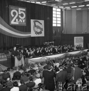 Październik 1969, Rzeszów, Polska. 
Konferencja z okazji 25-lecia Towarzystwa Przyjaźni Polsko-Radzieckiej.
Fot. Romuald Broniarek/KARTA