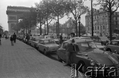 1970, Paryż, Francja.
Aleja Pól Elizejskich. W tle Łuk Triumfalny.
Fot. Romuald Broniarek, zbiory ośrodka KARTA