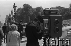 1970, Paryż, Francja.
Policjanci.
Fot. Romuald Broniarek, zbiory Ośrodka KARTA