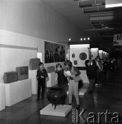 1970, Warszawa, Polska.
Wystawa twórczości Dagestanu i tekstów pieśni dagestańskich Rasuła Gamzatowa.
Fot. Romuald Broniarek, zbiory Ośrodka KARTA