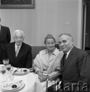 1970, Warszawa, Polska.
Spotkanie w Ambasadzie ZSRR. Ambasador Awierkij Aristow (z prawej).
Fot. Romuald Broniarek, zbiory Ośrodka KARTA