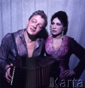 1971, Warszawa, Polska.
Emilia Krakowska i Damian Damięcki - aktorzy grający w 
spektaklu „Na dnie