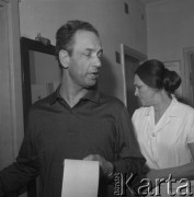 1971, Warszawa, Polska.
Janusz Warmiński - reżyser teatralny i dyrektor Teatru Ateneum im. Stefana Jaracza oraz aktorka Hanna Skarżanka.
Fot. Romuald Broniarek, zbiory Ośrodka KARTA