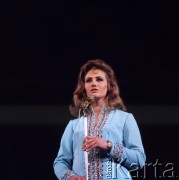 31.03.1971-1.04.1971, Warszawa, Polska.
Koncert czeskiego piosenkarza Karela Gotta w Sali Kongresowej. Konferansjerka Krystyna Loska.
Fot. Romuald Broniarek, zbiory Ośrodka KARTA