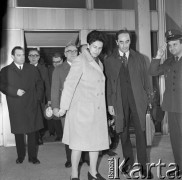 1971, Warszawa, Polska.
Poseł Wincenty Kraśko (z prawej) i ambasador ZSRR w Polsce Stanisłau Piłatowicz (pierwszy z lewej).
Fot. Romuald Broniarek, zbiory Ośrodka KARTA