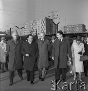 1971, Warszawa, Polska.
Aleksiej Szitikow (drugi z prawej) - przewodniczący Centralnego Zarządu Towarzystwa Przyjaźni Polsko-Radzieckiej - i ambasador ZSRR w Polsce Stanisłau Piłatowicz (drugi z lewej) na Dworcu Gdańskim.
Fot. Romuald Broniarek, zbiory Ośrodka KARTA