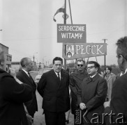 1971, Płock, Polska.
Wizyta Aleksieja Szitikowa (trzeci z lewej) - przewodniczącego Centralnego Zarządu Towarzystwa Przyjaźni Polsko-Radzieckiej.
Fot. Romuald Broniarek, zbiory Ośrodka KARTA