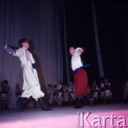 1971, Warszawa, Polska.
Choreograficzny Koncertowy Zespół ZSRR Igora Moisiejewa podczas występu w Pałacu Kultury i Nauki.
Fot. Romuald Broniarek, zbiory Ośrodka KARTA