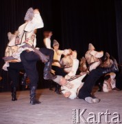 1971, Warszawa, Polska.
Choreograficzny Koncertowy Zespół ZSRR Igora Moisiejewa podczas występu w Pałacu Kultury i Nauki.
Fot. Romuald Broniarek, zbiory Ośrodka KARTA