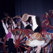 1971, Warszawa, Polska.
Tancerka Choreograficznego Koncertowego Zespołu ZSRR Igora Moisiejewa w Pałacu Kultury i Nauki.
Fot. Romuald Broniarek, zbiory Ośrodka KARTA