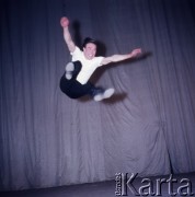 1971, Warszawa, Polska.
Tancerka Choreograficznego Koncertowego Zespołu ZSRR Igora Moisiejewa w Pałacu Kultury i Nauki.
Fot. Romuald Broniarek, zbiory Ośrodka KARTA