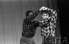 1971, Warszawa, Polska.
Tancerka Choreograficznego Koncertowego Zespołu ZSRR Igora Moisiejewa w Pałacu Kultury i Nauki.
Fot. Romuald Broniarek, zbiory Ośrodka KARTA