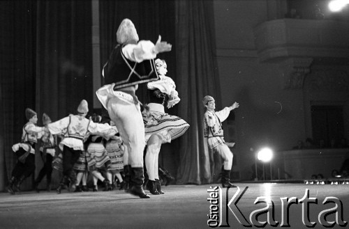 1971, Warszawa, Polska.
Tancerka Choreograficznego Koncertowego Zespołu ZSRR Igora Moisiejewa w Pałacu Kultury i Nauki.
Fot. Romuald Broniarek, zbiory Ośrodka KARTA