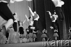 1971, Warszawa, Polska.
Tancerka Choreograficznego Koncertowego Zespołu ZSRR Igora Moisiejewa w Pałacu Kultury i Nauki.
Fot. Romuald Broniarek, zbiory Ośrodka KARTA