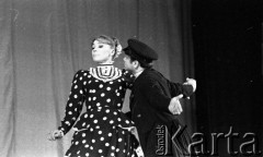 1971, Warszawa, Polska.
Tancerka Choreograficznego Koncertowego Zespołu ZSRR Igora Moisiejewa w Pałacu Kultury i Nauki.
Fot. Romuald Broniarek, zbiory Ośrodka KARTA