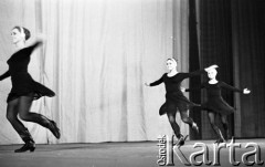 1971, Warszawa, Polska.
Tancerka Choreograficznego Koncertowego Zespołu ZSRR Igora Moisiejewa w Pałacu Kultury i Nauki.
Fot. Romuald Broniarek, zbiory Ośrodka KARTA