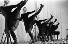 1971, Warszawa, Polska.
Tancerka Choreograficznego Koncertowego Zespołu ZSRR Igora Moisiejewa w Pałacu Kultury i Nauki.
Fot. Romuald Broniarek, zbiory Ośrodka KARTA