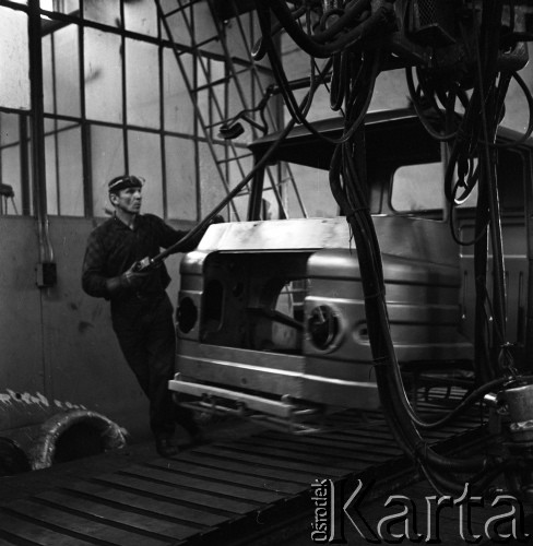1971, Lublin, Polska.
Fabryka Samochodów Ciężarowych.
Fot. Romuald Broniarek, zbiory Ośrodka KARTA