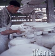 1971, Ćmielów, Polska.
Fabryka Porcelany i Wyrobów Ceramicznych.
Fot. Romuald Broniarek, zbiory Ośrodka KARTA