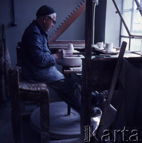 1971, Ćmielów, Polska.
Fabryka Porcelany i Wyrobów Ceramicznych.
Fot. Romuald Broniarek, zbiory Ośrodka KARTA