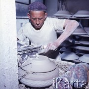1971, Ćmielów, Polska.
Fabryka Porcelany i Wyrobów Ceramicznych.
Fot. Romuald Broniarek, zbiory Ośrodka KARTA