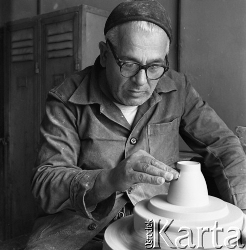 1971, Ćmielów, Polska.
Fabryka Porcelany i Wyrobów Ceramicznych.
Fot. Romuald Broniarek, zbiory Ośrodka KARTA