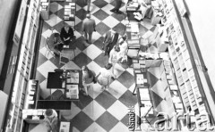 1971, Warszawa, Polska.
Międzynarodowe Targi Książki w Pałacu Kultury i Nauki.
Fot. Romuald Broniarek, zbiory Ośrodka KARTA