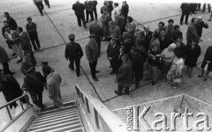 1971, Warszawa, Polska.
Radziecki samolot pasażerski Tu-144 w porcie lotniczym Warszawa-Okęcie.
Fot. Romuald Broniarek, zbiory Ośrodka KARTA