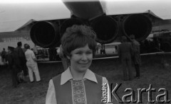 1971, Warszawa, Polska.
Radziecki samolot pasażerski Tu-144 w porcie lotniczym Warszawa-Okęcie.
Fot. Romuald Broniarek, zbiory Ośrodka KARTA