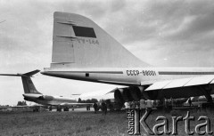 1971, Warszawa, Polska.
Radziecki samolot pasażerski Tu-144 w porcie lotniczym Warszawa-Okęcie.
Fot. Romuald Broniarek, zbiory Ośrodka KARTA