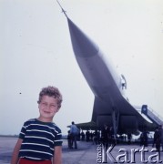 1971, Warszawa, Polska.
Radziecki samolot pasażerski Tu-144 w porcie lotniczym Warszawa-Okęcie.
Fot. Romuald Broniarek, zbiory Ośrodka KARTA