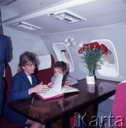 1971, Warszawa, Polska.
Radziecki samolot pasażerski Tu-144 w porcie lotniczym Warszawa-Okęcie.
Fot. Romuald Broniarek, zbiory Ośrodka KARTA