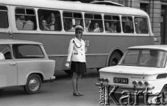 1971, Warszawa, Polska.
Skrzyżowanie ulic Świętokrzyskiej i Nowego Światu.
Fot. Romuald Broniarek, zbiory Ośrodka KARTA