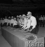 22.07.1971, Katowice, Polska.
Zlot Młodzieży Polskiej w Wojewódzkiej Hali Widowiskowo-Sportowej.
Fot. Romuald Broniarek, zbiory Ośrodka KARTA