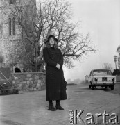 1971, Warszawa, Polska.
Artystka Magda Umer. W tle Kościół Nawiedzenia Najświętszej Maryi Panny na ulicy Przyrynek 2.
Fot. Romuald Broniarek, zbiory Ośrodka KARTA