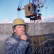 1971, Gdańsk, Polska.
Budowa bloków leningradzkich w dzielnicy Przymorze Wielkie.
Fot. Romuald Broniarek, zbiory Ośrodka KARTA