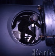 1972, Warszawa, Polska.
Wojskowy Instytut Medycyny Lotniczej przygotowujący polskich pilotów do lotów kosmicznych.
Fot. Romuald Broniarek, zbiory Ośrodka KARTA