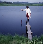 1972, Żabieniec koło Piaseczna, Polska.
Rybacki Zakład Doświadczalny - jednostka badawcza Instytutu Rybactwa Śródlądowego z główną siedzibą w Olsztynie.
Fot. Romuald Broniarek, zbiory Ośrodka KARTA

