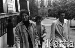 1972, Warszawa, Polska.
Kampus Główny Uniwersytetu Warszawskiego na Krakowskim Przedmieściu. W tle Biblioteka Uniwersytetu Warszawskiego.
Fot. Romuald Broniarek, zbiory Ośrodka KARTA