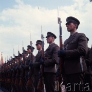 1972, Warszawa, Polska.
Uroczystość przed Grobem Nieznanego Żołnierza.
Fot. Romuald Broniarek, zbiory Ośrodka KARTA 
